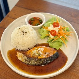 ข้าวแซลม่อนย่างซีอิ้ว salmon soy sauce