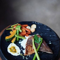 สเต็กปลากะพงขาว     牛扒