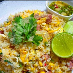 ข้าวผัดแหนม
