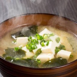ซุปมิโซะ (misoshiru) みそしる