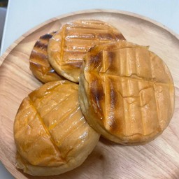 ขนมปังปิ้ง เนยกระเทียม