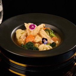 ก๋วยเตี๋ยวราดหน้าผักรวม