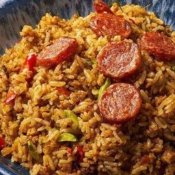 ข้าวคลุกคั่วกลิ้งหมูสับโรยกุนเชียง