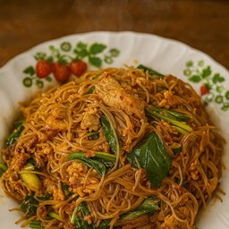 ผัดซีอิ๊วหมูเส้นหมี่