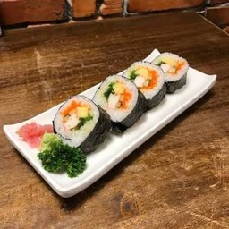 โรลฟุโตมากิ (Futomaki) 太巻き