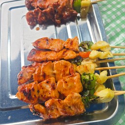 BBQ หมู 2 ไม้ + ไก่ 5 ไม้