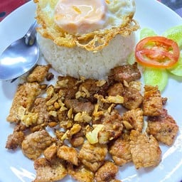 หมูกระเทียม