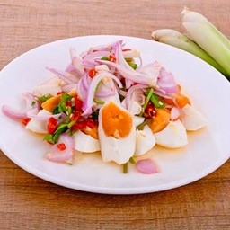 ยำไข่เค็ม