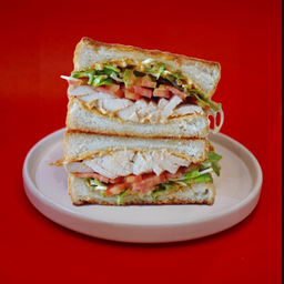 Spicy Smoked Chicken Crunch Sandwich (ครันช์ แซนวิช ไก่ สไปซี่)