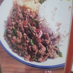 กระเพราเนื้อ