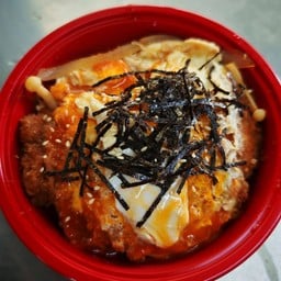 ข้าวหมูทงคตสึราดไข่