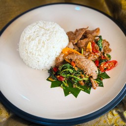 022 กระเพราเนื้อราดข้าว