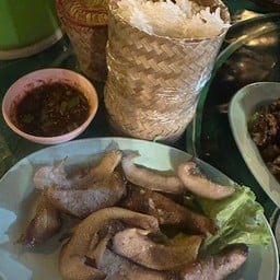 ร้านลาบ 101 แยกสุทธิสาร-วิภาวดี ขาออก