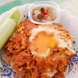 ข้าวแหนมคั่วไข่ดาวพริกน้ำปลา