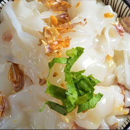 เส้นใหญ่ลวก