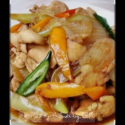 ข้าวราดผัดพริกสดหมู+ ไข่ดาว