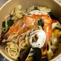 Seafood Aglio e Oilo TH style