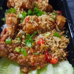 ข้าวหมูกรอบคั่วพริกเกลือ