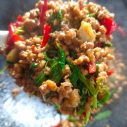 กระเพราพริกแห้ง25บาท ระยอง