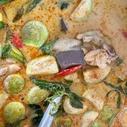 ขนมจีนหญิงมนต์ ตลาดนวลจันทร์ สเตชั่น