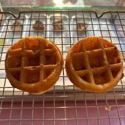 มินิวาฟเฟิลนมสดแป้งเปล่าไม่มีไส้ 1ชิ้น