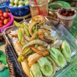 ข้าวผัดพริกหยวกเลือกเนื้อสัตย์