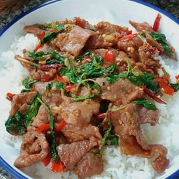 กะเพรา หมูชิ้น