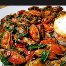 กระเพราหอยแมลงภู่(กับข้าว)