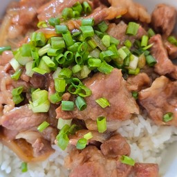 ข้าวหน้าหมูเทอริยากิ