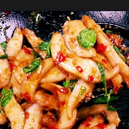 กระเพราหมูย่าง(กับข้าว)