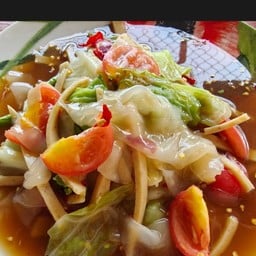 ตำเส้นใหญ่หมูยอ