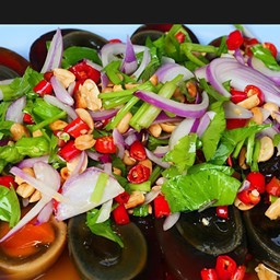 ยำไข่เยี่ยวม้า