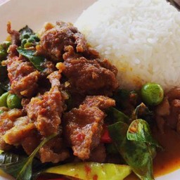 ผัดพริกแกง เนื้อ