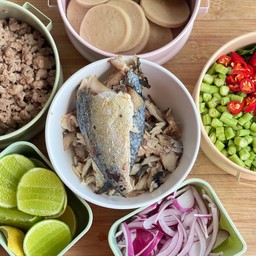 ยำขนมจีน