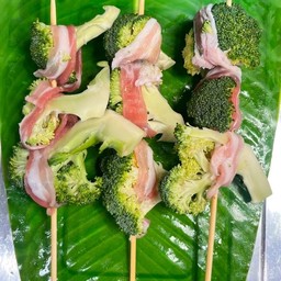 สามชั้นพันบล็อกโคลี่