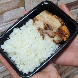 ข้าวหมูกรอบ