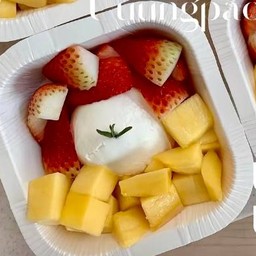 สตอเบอร์รี่ มะม่วง กรีกโยเกิร์ต