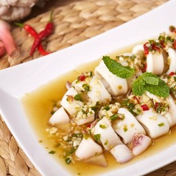 ปลาหมึกนึ่งมะนาว