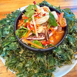 ยำผักหวาน