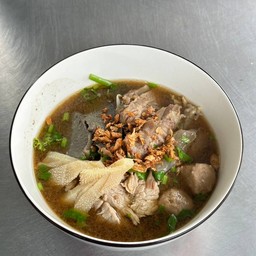 ก๋วยเตี๋ยวเนื้อตุ๋น