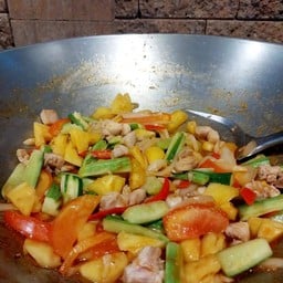 ผัดเปรี้ยวหวาน