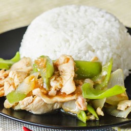 ข้าวผัดพริกหยวก