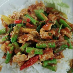 ผัดพริกแกง หมู