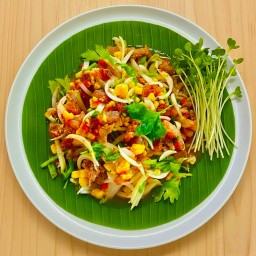 ยำคอหมูย่าง