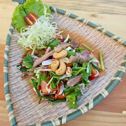 ยำเนื้อย่าง