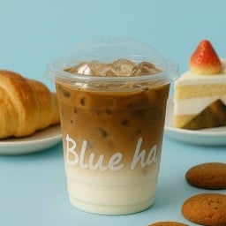 🌟 ร้านกาแฟ เบเกอรี่ 🍰 (bluehour.bkk) รามคำแหง กาแฟดำ กาแฟนม เค้กนม เค้ก CAKEME มัทฉะนม มัทฉะใส matcha ชิโอะปัง shiopan ชากาแฟหอม ขนมปังเกลือ ครัวซองค์ ชาไทย ชาใต้ เค้กโฮมเมด ร้านขนม กาแฟ