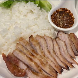 ข้าวหน้าหมูย่างแจ่ว