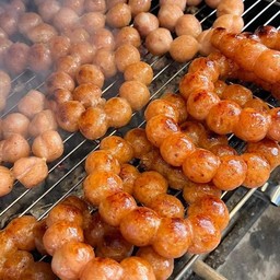 ไส้กรอกอีสานชุด S ฟรี ผัก พริก และขิงดอง