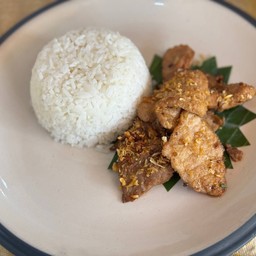 020 หมูทอดกระเทียมราดข้าว 👍👍👍