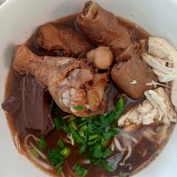 ก๋วยเตี๋ยวไก่ตุ๋น
